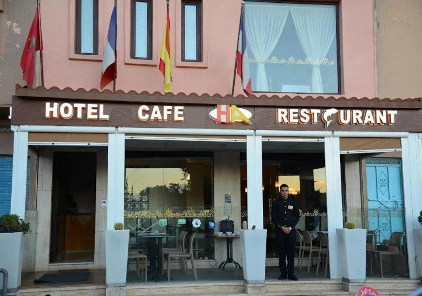 Hotel Al Amal Тизнит Экстерьер фото